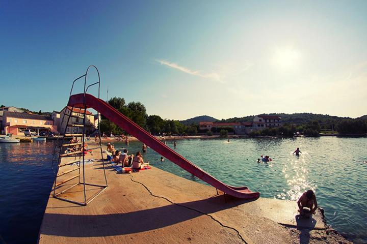 Apartments Pasman Banj エクステリア 写真